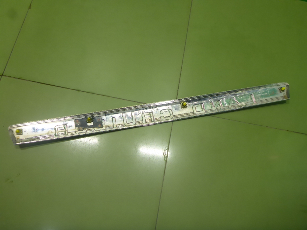 Накладка двери багажника