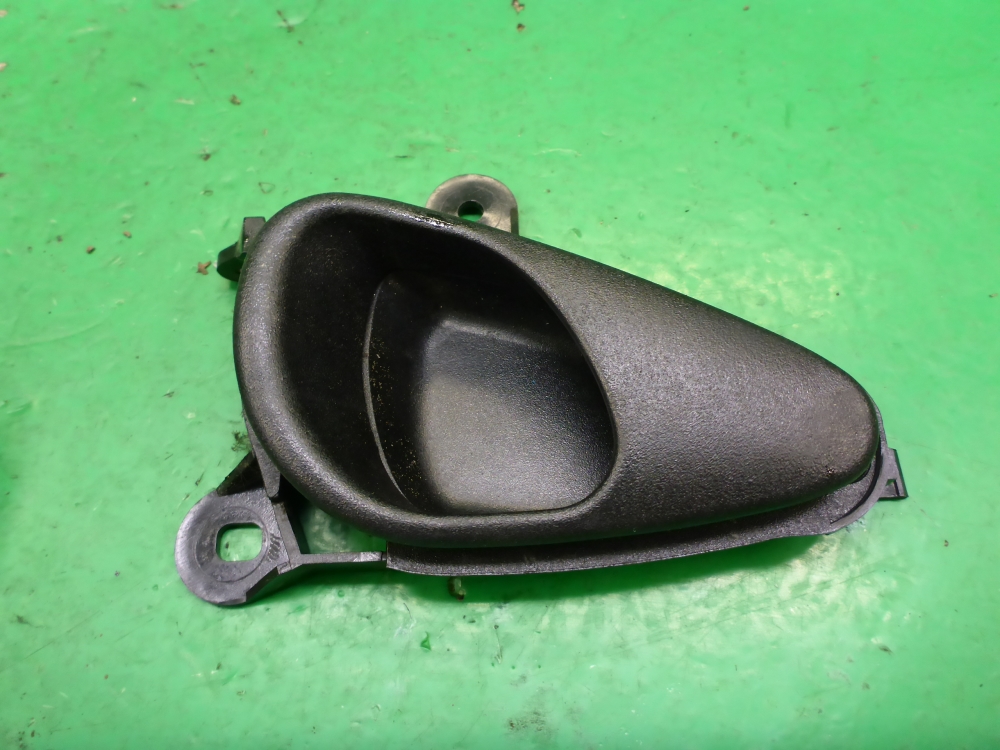 Ручка двери передней внутренняя правая