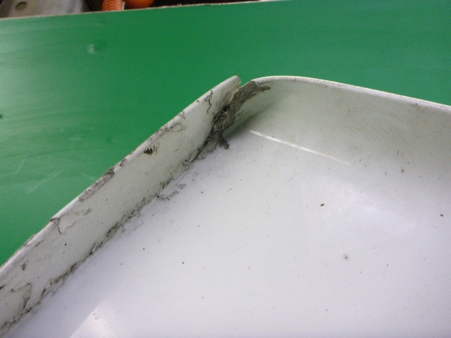 Спойлер (дефлектор) крышки багажника