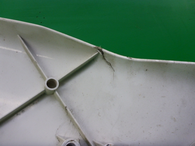 Спойлер (дефлектор) крышки багажника