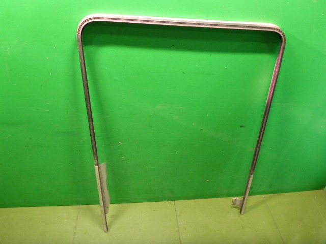 Направляющая стекла двери