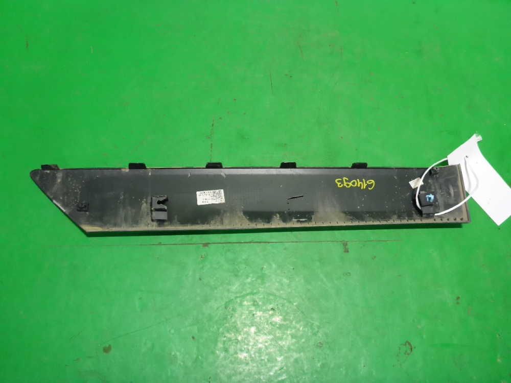 Накладка двери задней левой