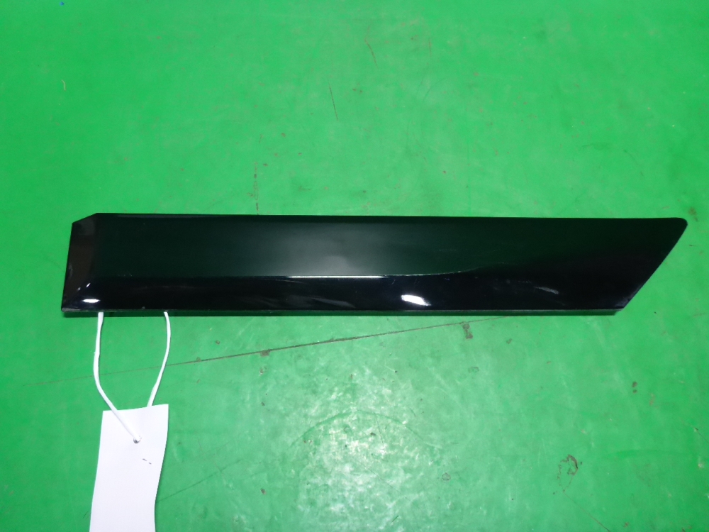 Накладка двери задней левой