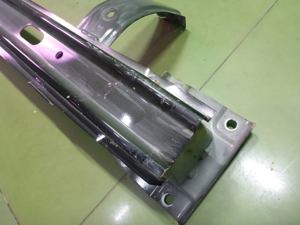 Усилитель заднего бампера