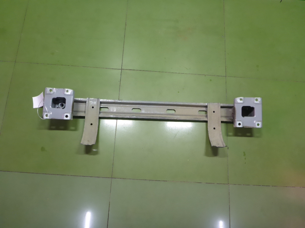 Усилитель заднего бампера