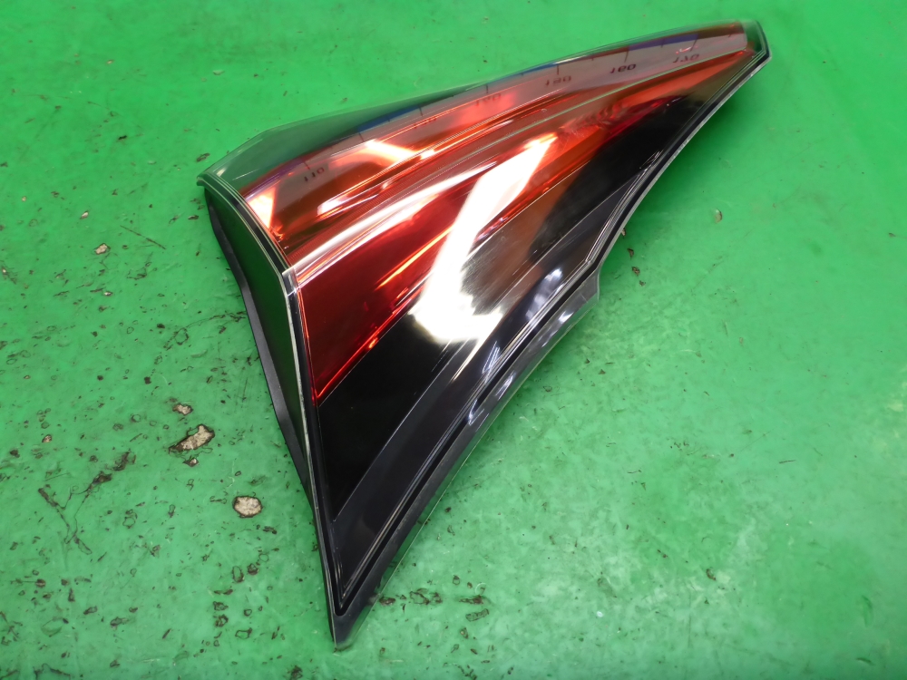 Фонарь задний внутренний правый