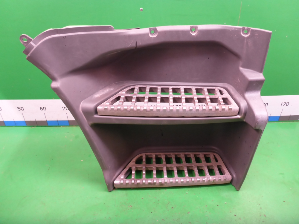 Подножка правая