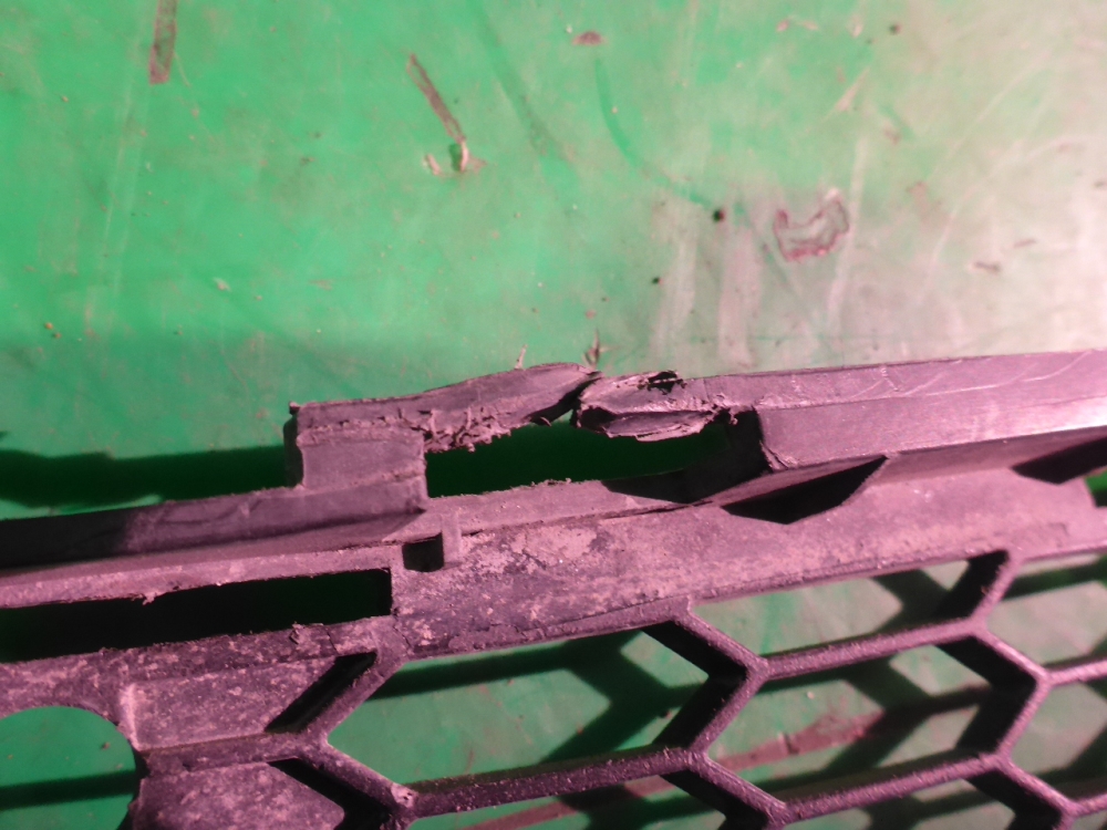 Решетка в бампер правая