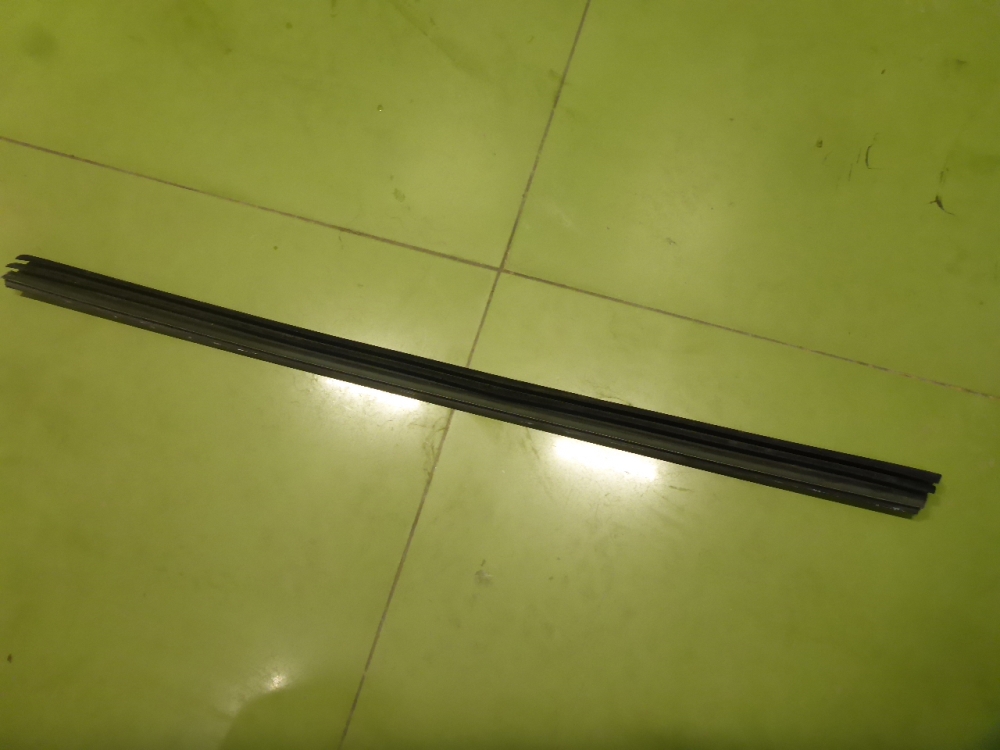 Уплотнитель стекла двери