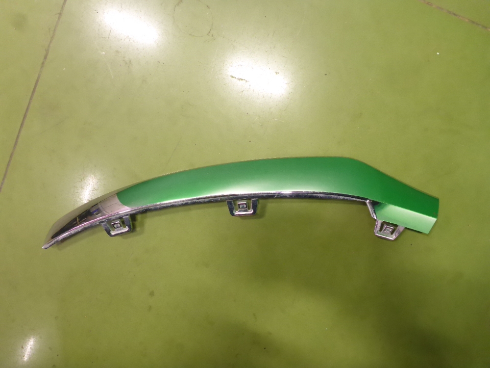 Накладка переднего бампера левая