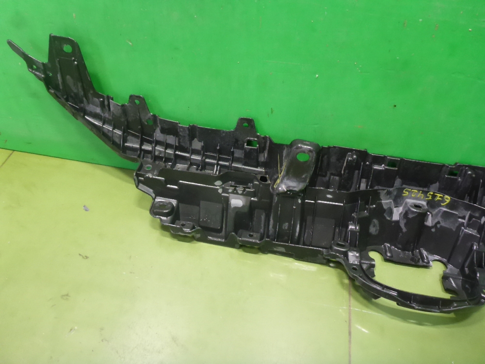 Кронштейн переднего бампера