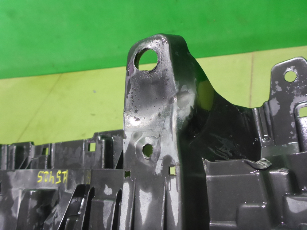 Кронштейн переднего бампера