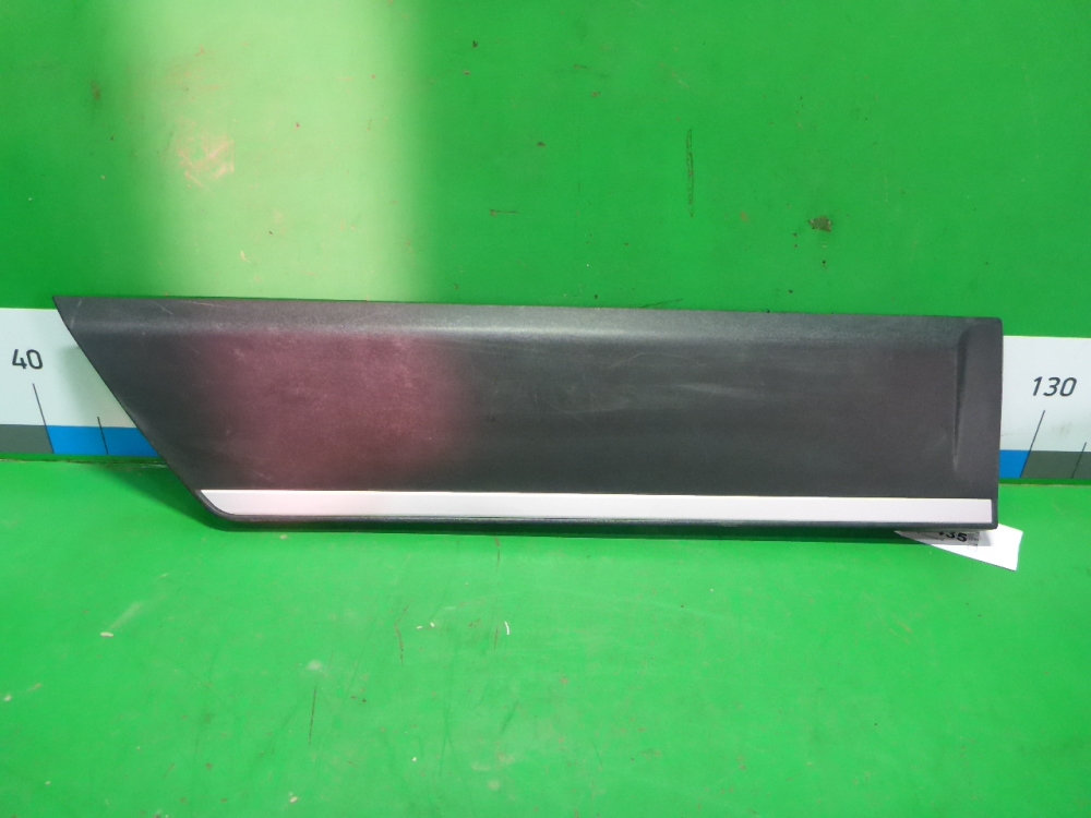 Накладка двери задней правой