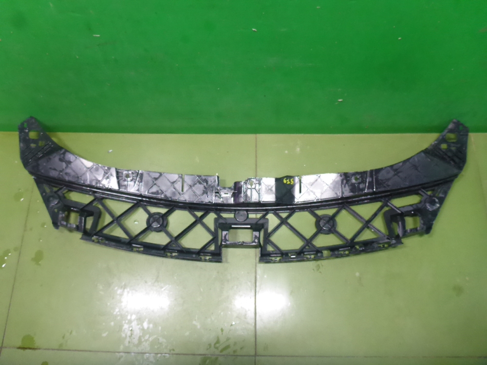 Кронштейн переднего бампера