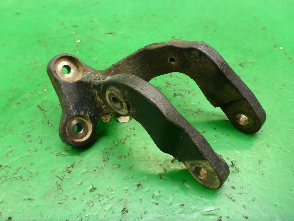 Кронштейн генератора