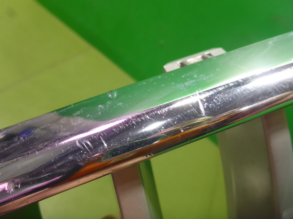 Решетка радиатора левая