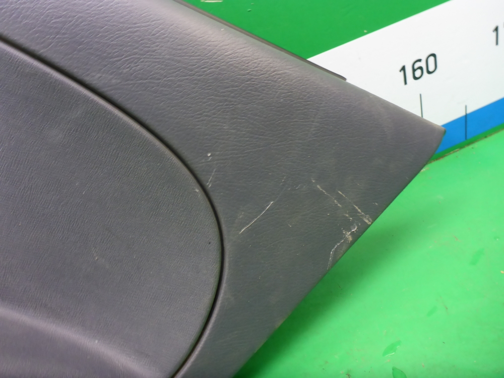 Обшивка двери задней правой