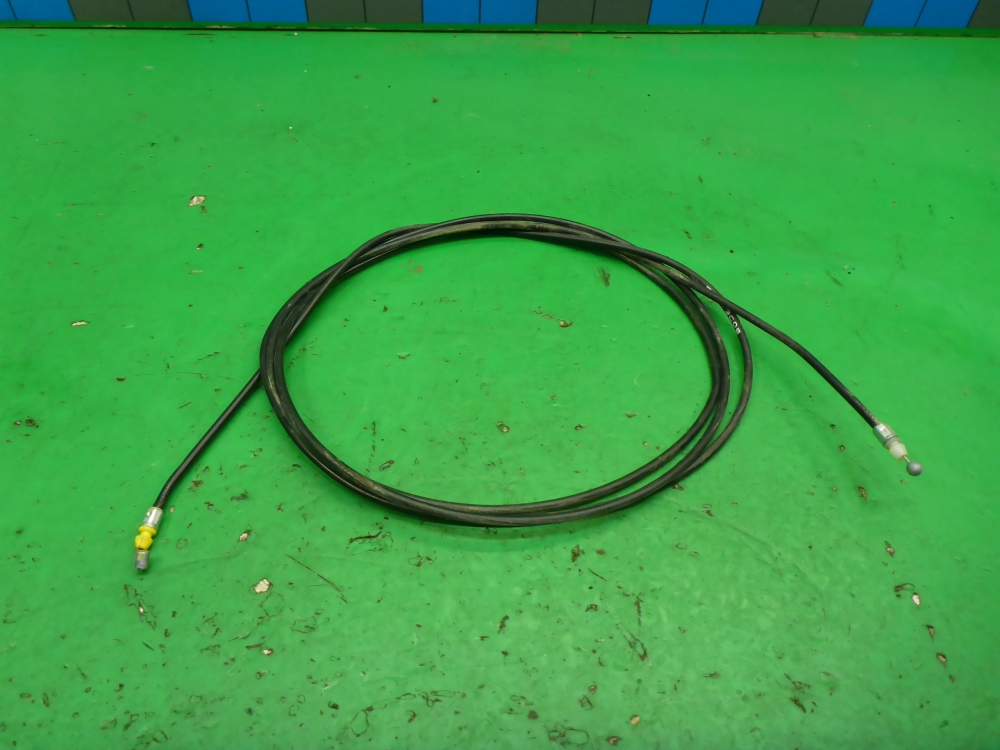 Трос открывания багажника