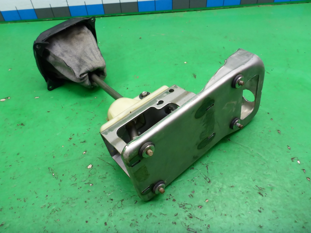 Кулиса МКПП / АКПП