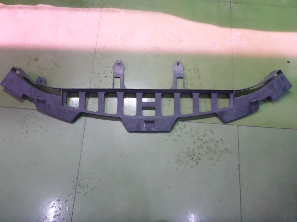 Усилитель переднего бампера