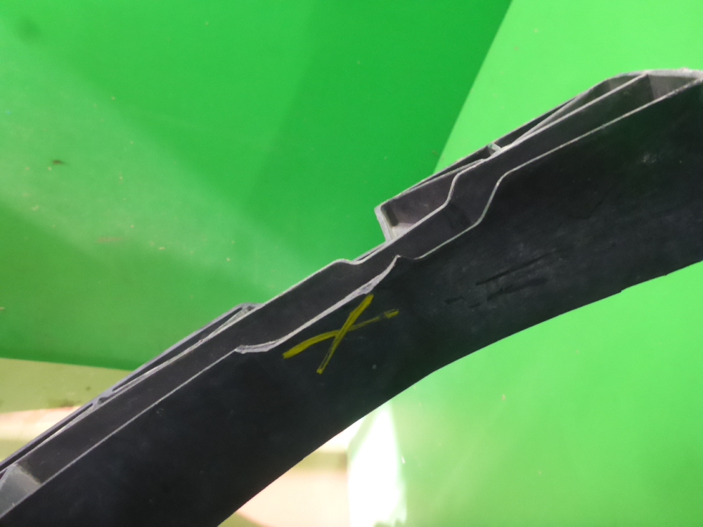 Усилитель переднего бампера