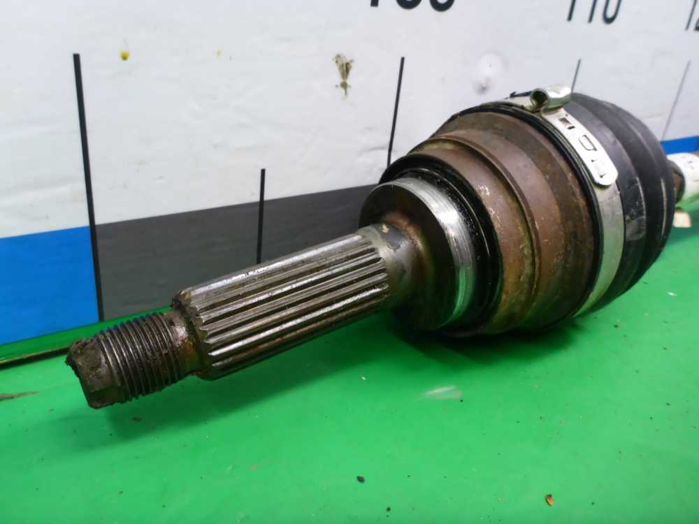 Полуось передняя левая