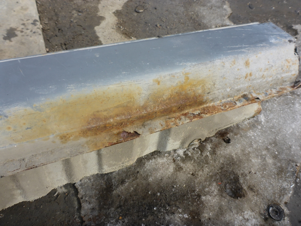 Порог со стойкой правый