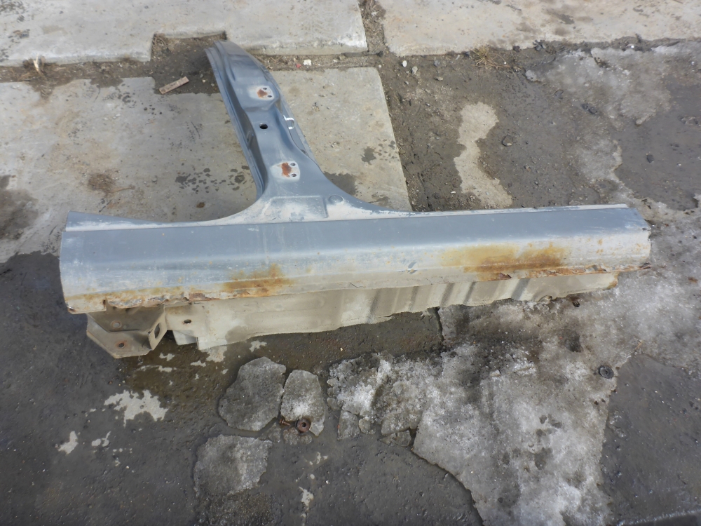 Порог со стойкой правый