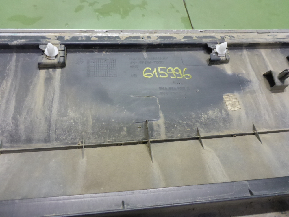 Накладка двери задней правой