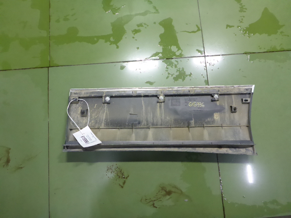 Накладка двери задней правой