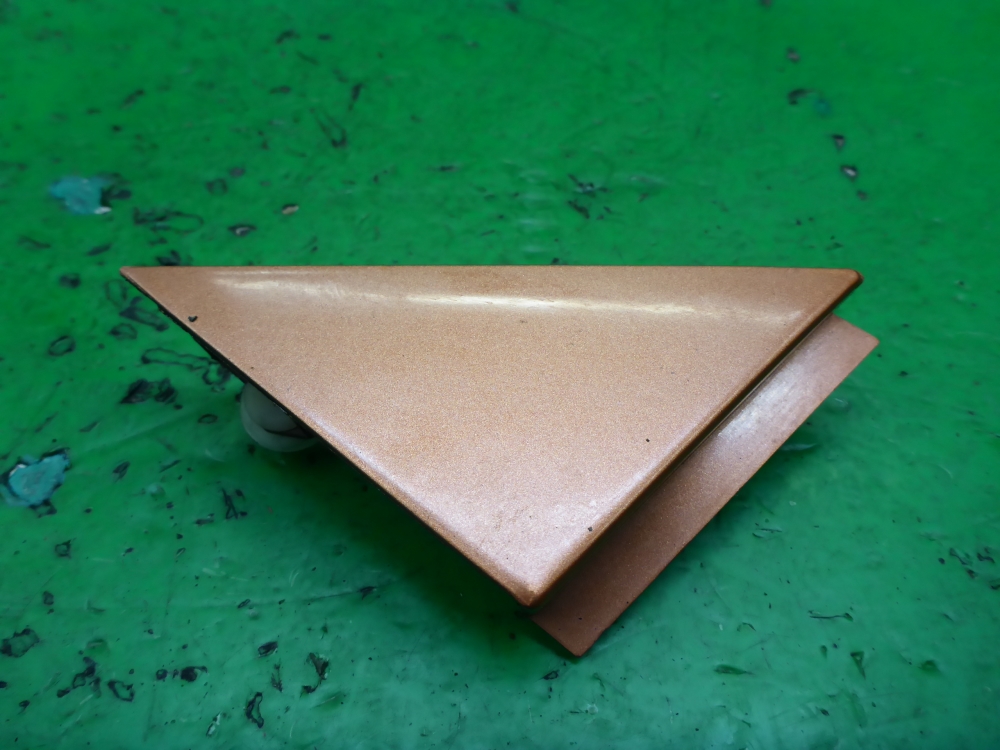 Накладка переднего крыла левого