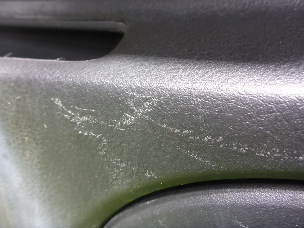 Обшивка двери передней левой