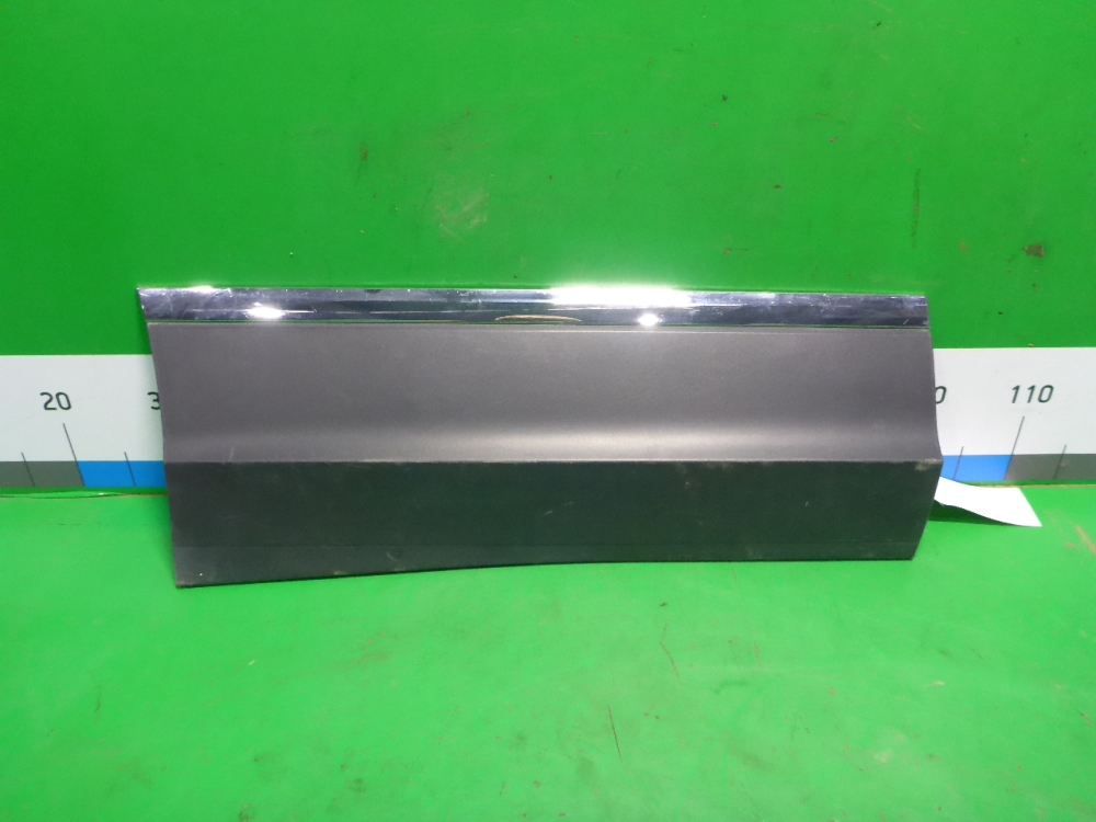 Накладка двери задней правой