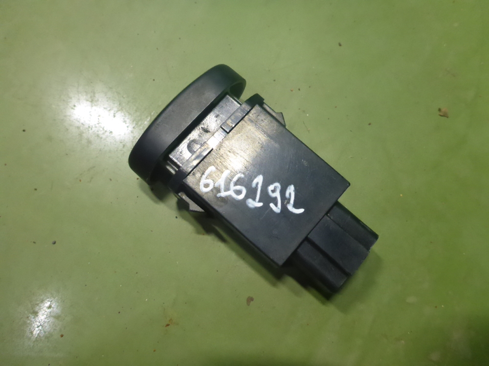 Кнопка обогрева заднего стекла