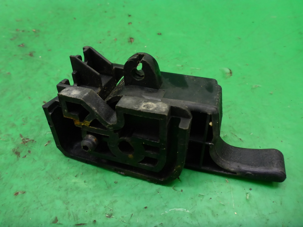 Ручка открывания лючка бензобака