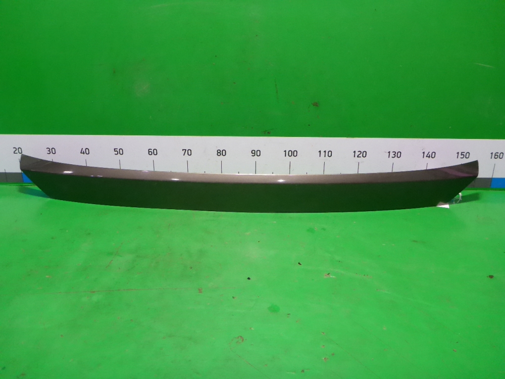 Накладка двери багажника