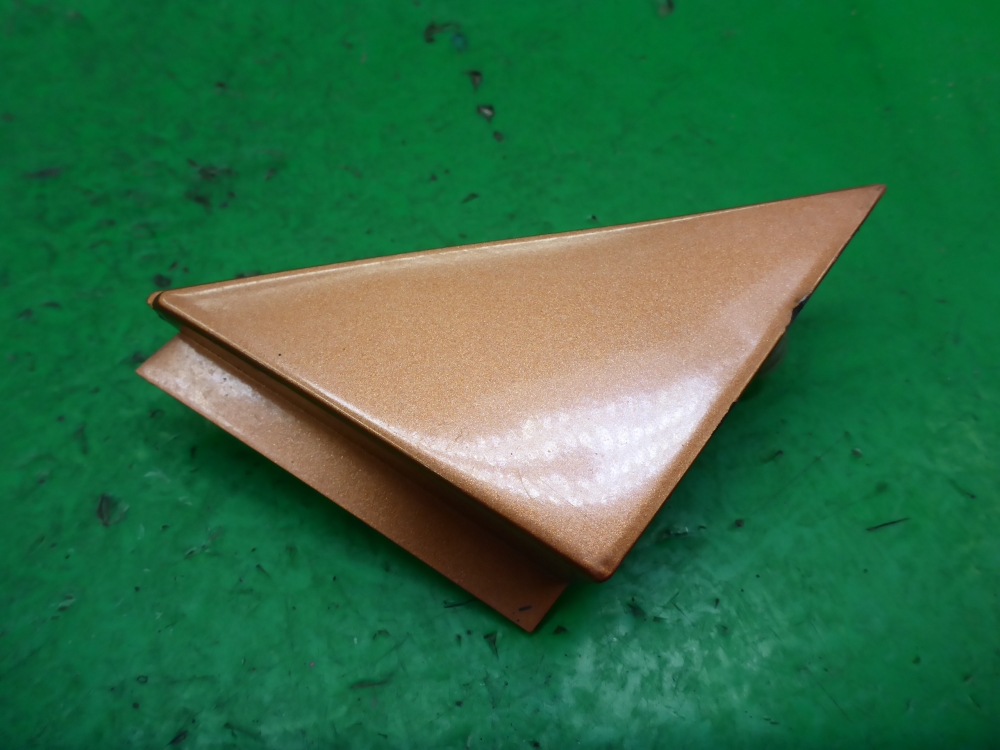 Накладка переднего крыла правого