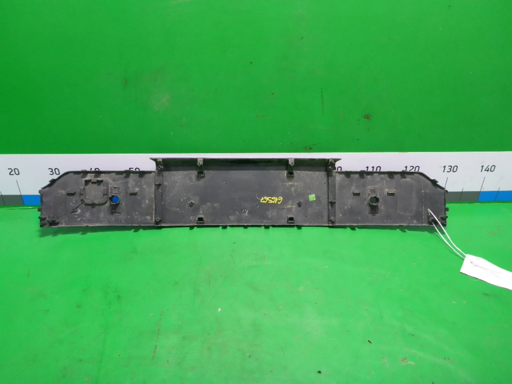 Накладка переднего бампера центральная