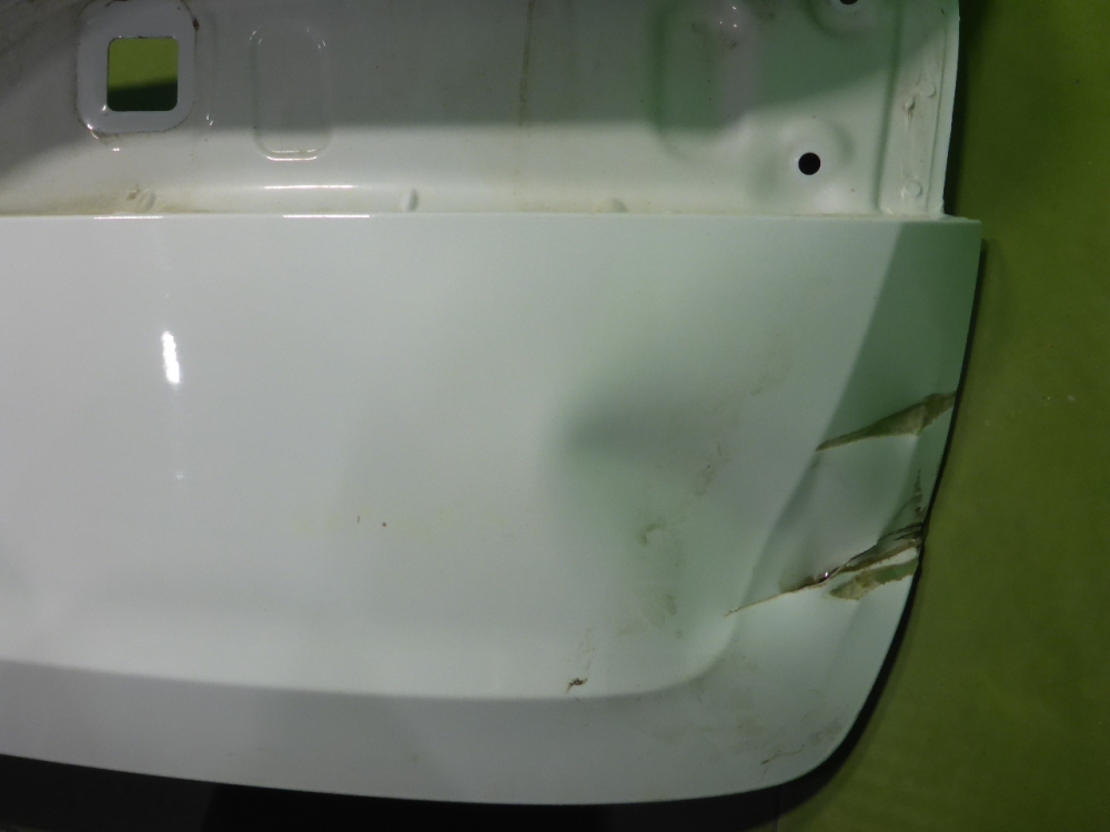 Дверь багажника