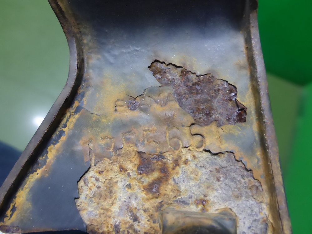 Кронштейн солнцезащитного козырька