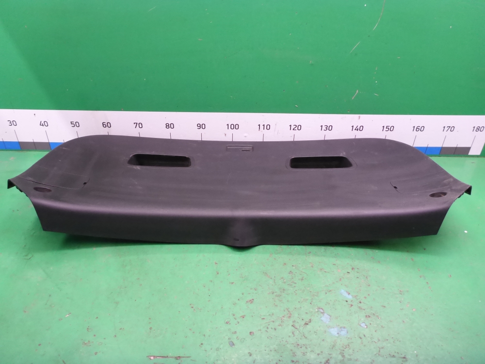 Обшивка двери багажника