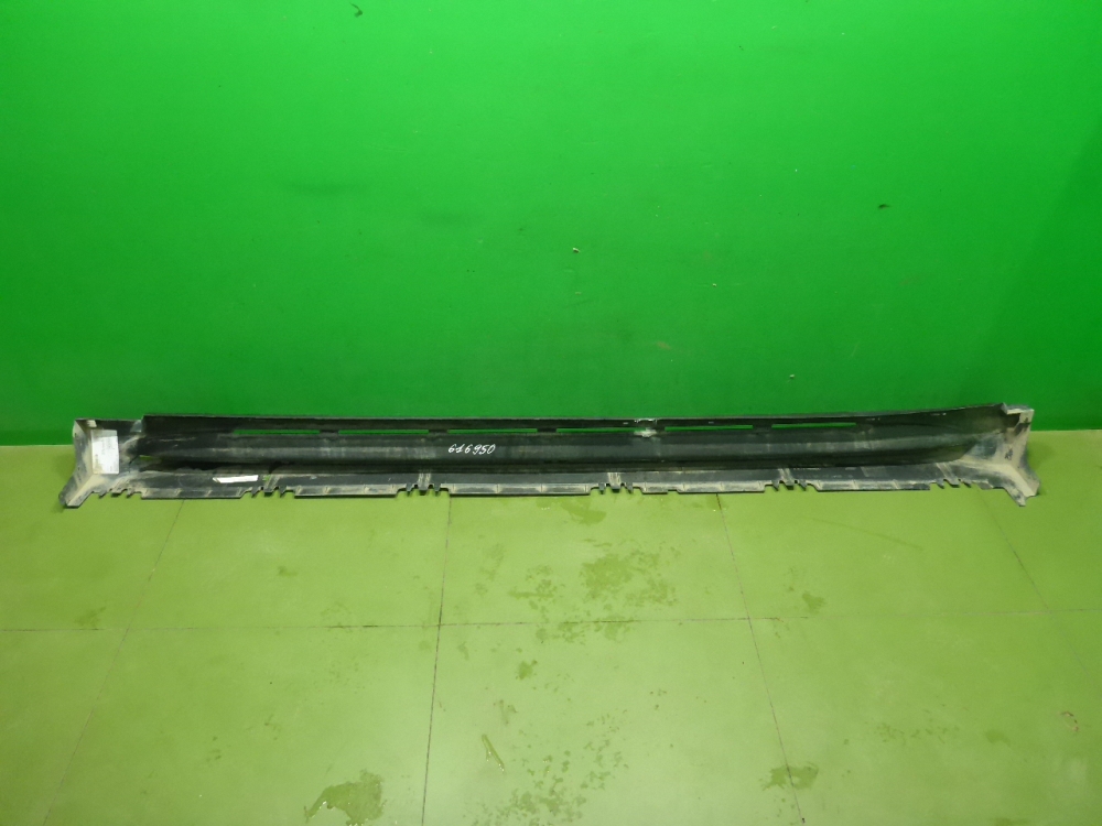 Подножка правая