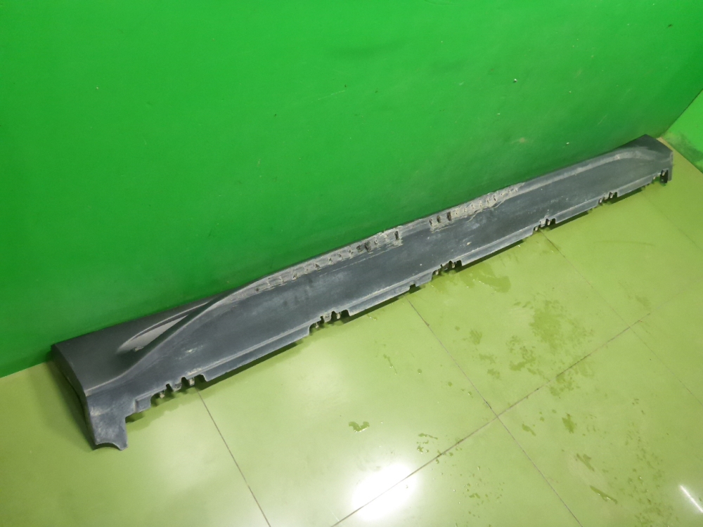 Подножка правая