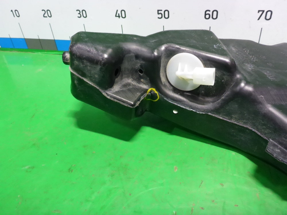 Бачок омывателя лобового стекла