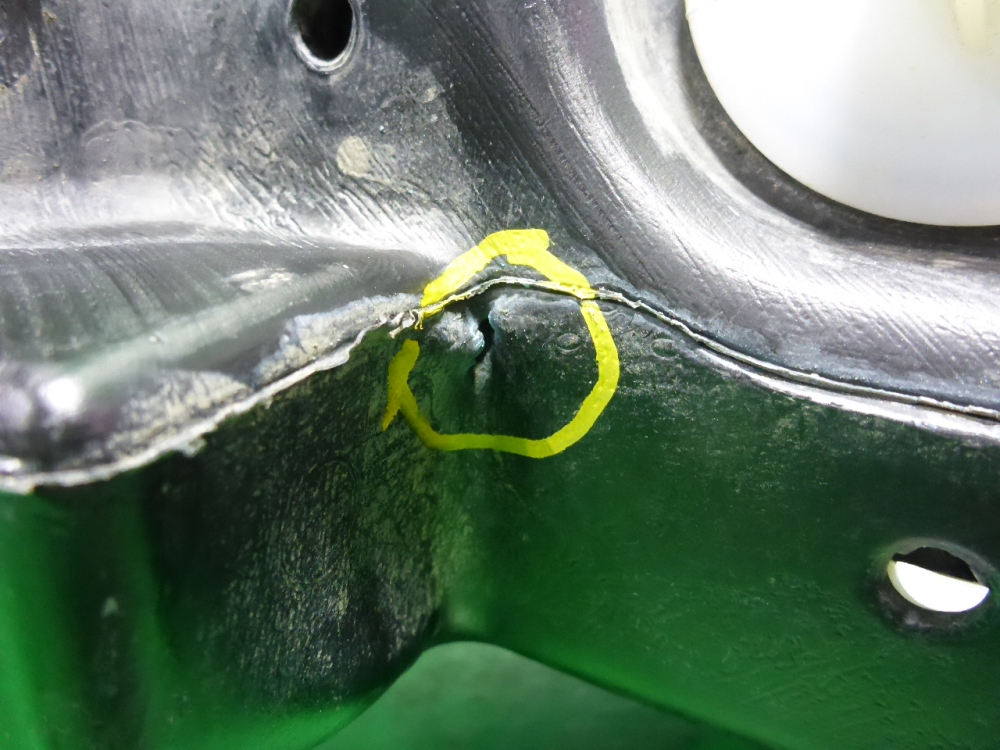 Бачок омывателя лобового стекла