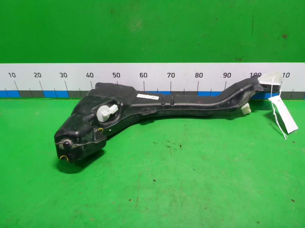 Бачок омывателя лобового стекла