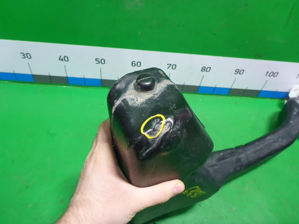 Бачок омывателя лобового стекла