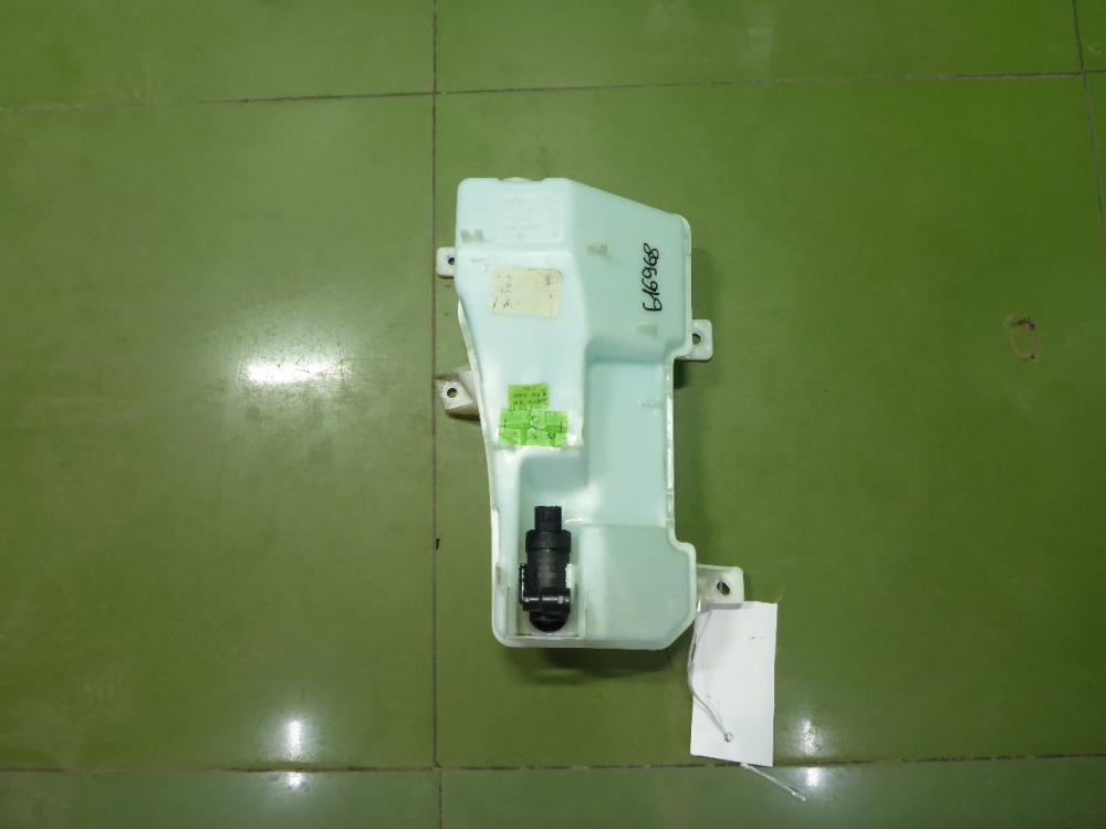 Бачок омывателя лобового стекла