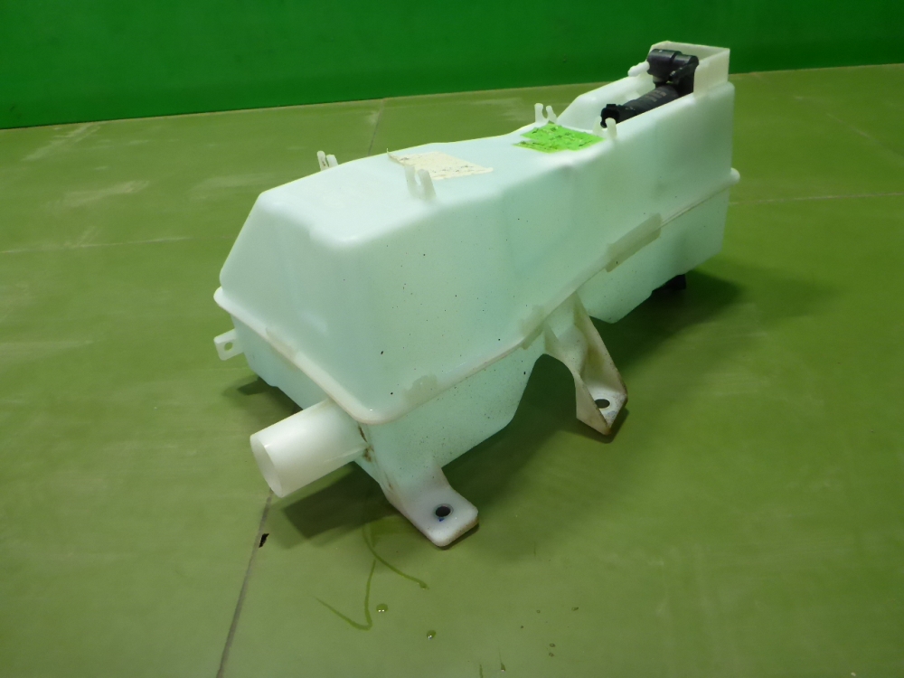 Бачок омывателя лобового стекла