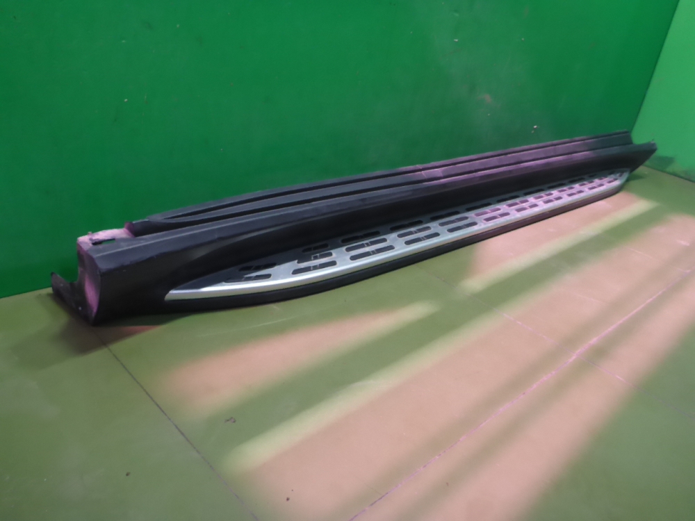 Подножка правая